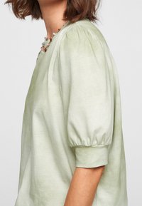 s.Oliver Camiseta estampada - dark green