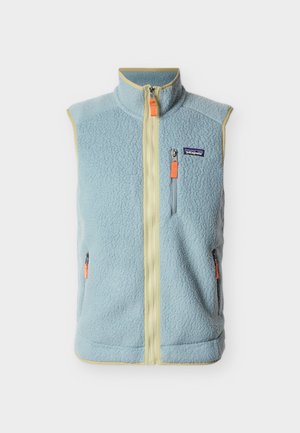 Ανοιχτό μπλε γιλέκο από φλις με μπεζ περιθώριο, εμπρόσθιο φερμουάρ, τσέπη στο στήθος με φερμουάρ, πλαϊνές τσέπες και πορτοκαλί τσεμπέρια φερμουάρ.