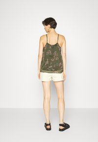 Vero Moda Tall VMWONDA SINGLET - Top - kalamata