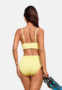 Cupshe SET - Bikiny - light yellow