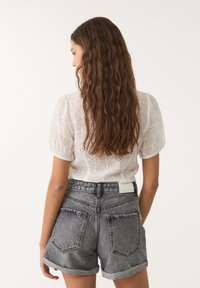 Thumbnail Image 3
