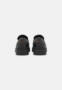 Kanna Sapatos sem atacadores - black