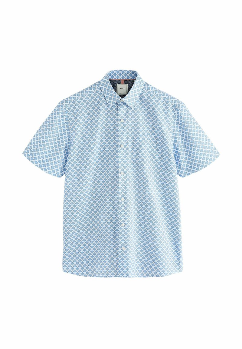Kurzärmliges Button-Up-Hemd in Hellblau mit einem geometrischen weißen Muster. Hergestellt aus leichtem Stoff, mit einem klassischen Kragen und genähten Knöpfen.