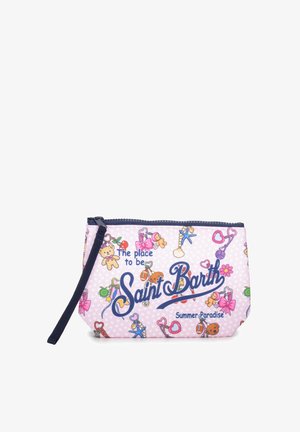 Bustina rosa con cerniera e cinturino nero, decorata con stampe colorate di portachiavi e testo con la scritta "The place to be Saint Barth Summer Paradise."
