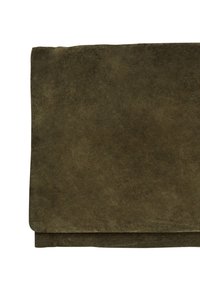 Mockafilt i djupt olivgrönt, rektangulär form med mjuk textur, med en lätt vikt kant för en snygg avslutning.