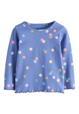 Niebieska prążkowana bluzka z długim rękawem dla małego dziecka z wielokolorowymi kropkami i lekko marszczonym dołem i mankietami.