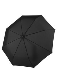 Schwarzer Regenschirm mit einem glatten, matten Stoffdach, achtkantiger Form und einem zentralen Knopfmechanismus. Unterstützt einen stabilen Metallrahmen.