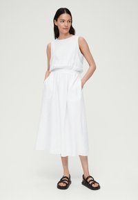 s.Oliver MIT CUT OUT - Freizeitkleid - weiß