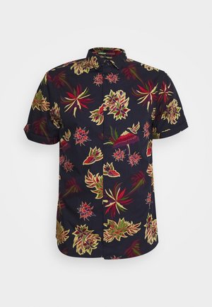 Marineblauw overhemd met korte mouwen, knoopsluiting en grote tropische blad- en bloemenprint in groen, rood en beige.