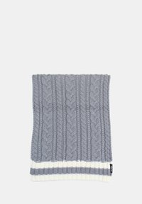 Collo grigio lavorato a maglia con motivo a treccia, caratterizzato da un orlo a coste bianco e grigio a righe e un piccolo etichetta nera sul lato.