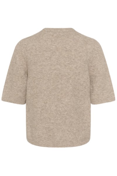 Pull en tricot beige, à manches courtes, col rond. Texture douce avec une coupe décontractée et sans fermetures ni embellissements visibles.