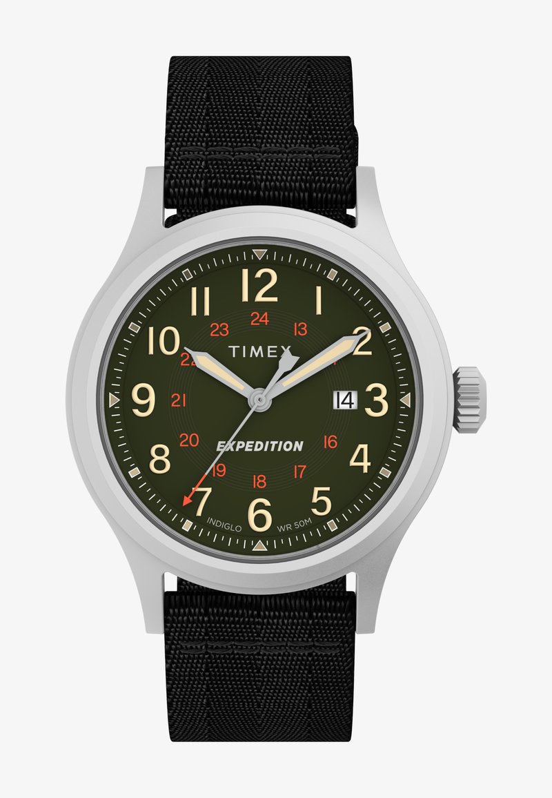 Timex Expedition kellaga, millel on ümmargune roostevabast terasest korpus, tumeroheline kellaplaat, valged ja punased numbrid, must kangasrihm ja kuupäeva näidik.