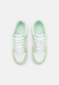 Champion RD18 2.0 - Kosárlabdacipők - mint/white/offwhite