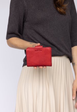 Gusti Leder, WOMAN WALLET AVNI - Wallet - rot