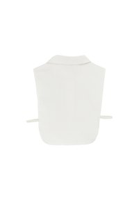 Balta medvilninė prijuostė su marškinių apykakle, atlenkiamais raišteliais nugaroje ir lygia tekstūra, skirta naudoti virtuvėje ar amatų srityje.