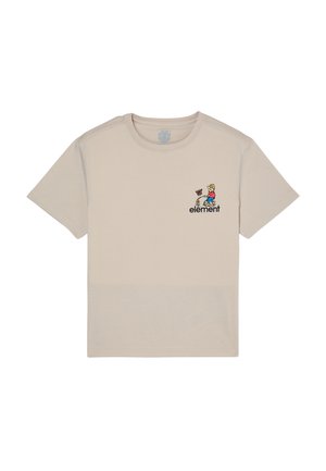 T-shirt beige a maniche corte con piccolo cartone animato colorato di un bambino e una farfalla sopra la parola "element" sul petto sinistro.