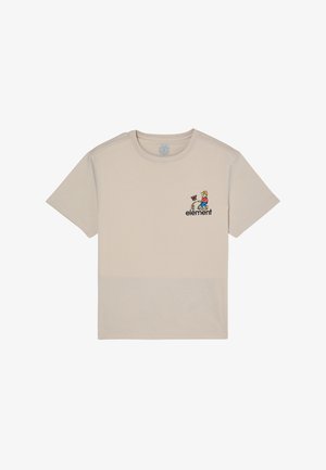 T-shirt beige à manches courtes avec un petit dessin animé coloré d’un enfant et d’un papillon au-dessus du mot "element" sur la poitrine gauche.