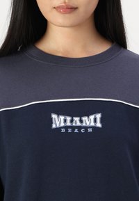 Hollister Co. TREND EDIT - Sweatshirt - navy blazer
