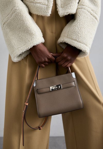 Tory Burch RADZIWILL COLOR-BLOCK PEBBLED PETITE DOUBLE BAG - Sac à main - wild mushroom