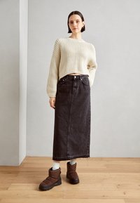 UGG Botas para la nieve - dark brown