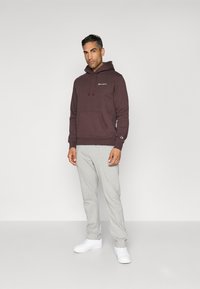 Champion ICONS CONTRAST HOODIE - Jersey con capucha - bordeaux