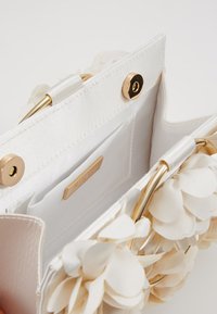 Mascara Pikkulaukku - ivory