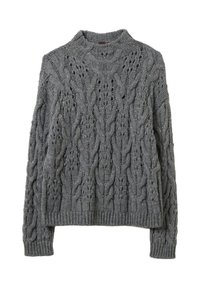 Pull en laine gris tricoté avec des motifs de torsades et de dentelle, des poignets et un ourlet à côtes, et un col montant.