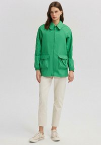 Touché Privé WITH POCKET DETAIL - Puspaltis - green