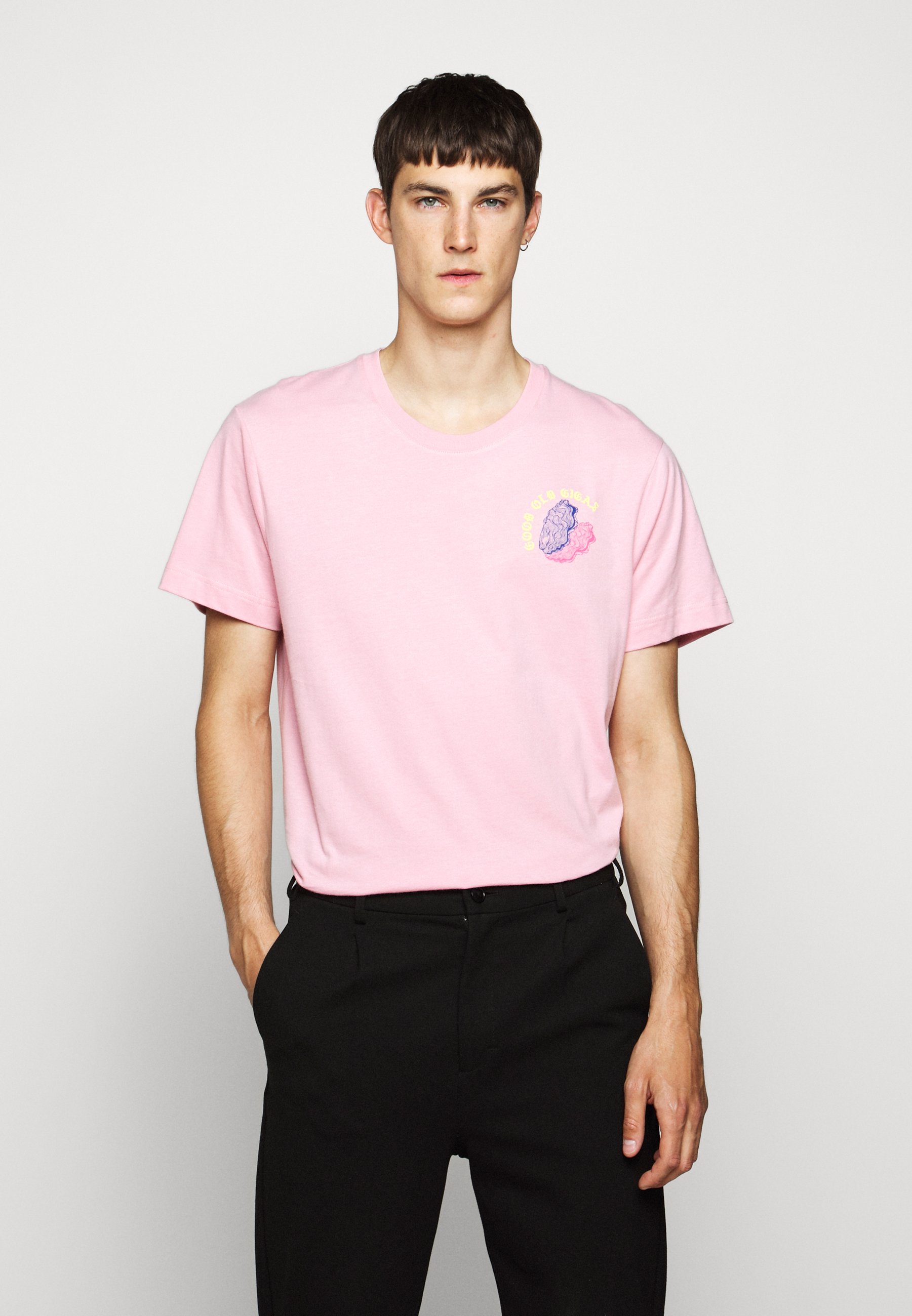 Libertine Libertine BEAT GIGAS T shirts med print pink Libertine Libertine Skjorter | Herre | Kjøp klær på nett hos
