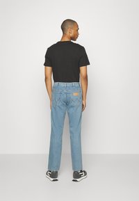 Wrangler TEXAS - Vaqueros rectos - wrango
