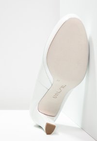 Unisa Bridal shoes - white