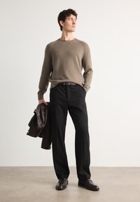 BOSS TAYIL - Alkalmi belebújós cipők - dark brown
