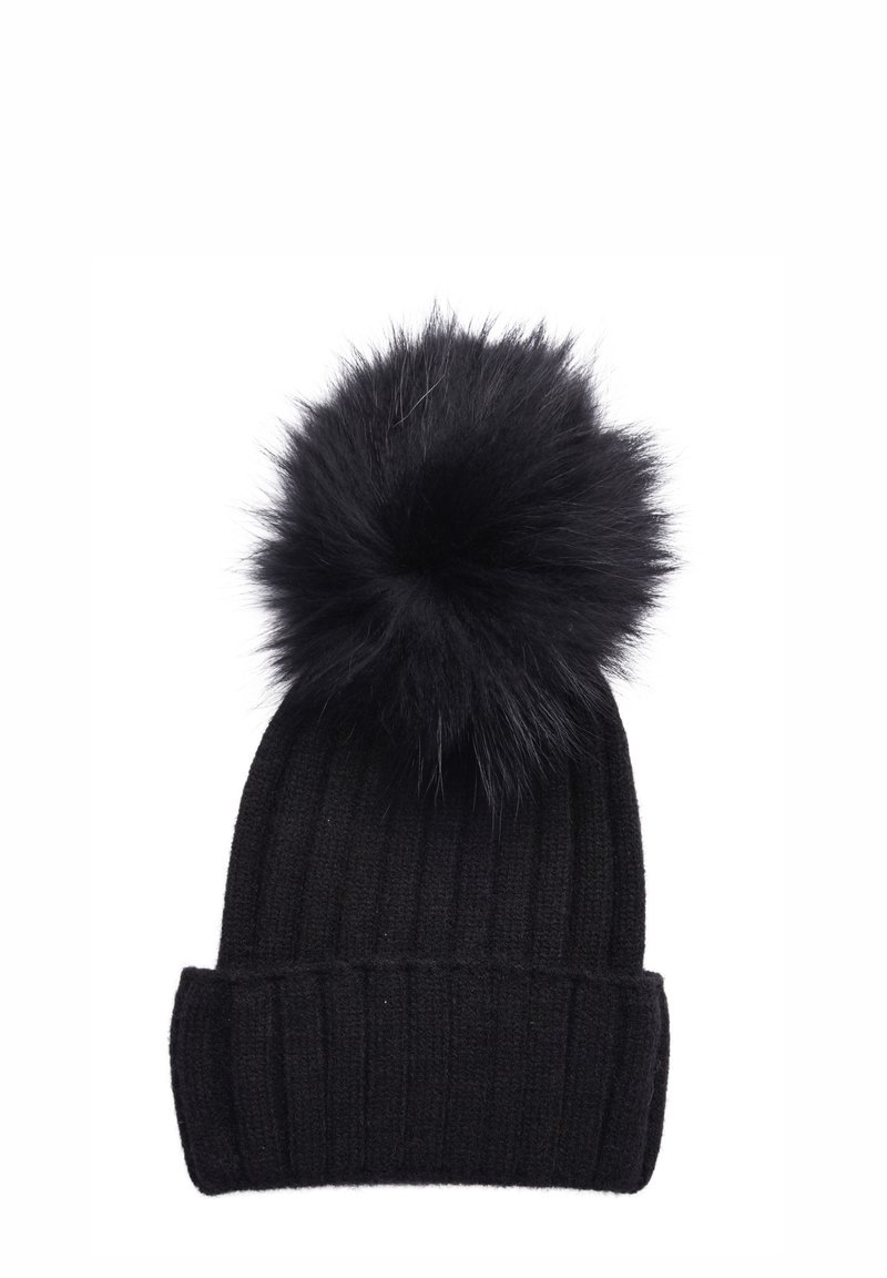 Berretto di lana nera a maglia con una texture a coste e un grande pompon nero fluffy sulla parte superiore. Presenta un risvolto nella parte inferiore.