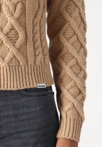 HUGO SAVENIA - Vesta - open brown