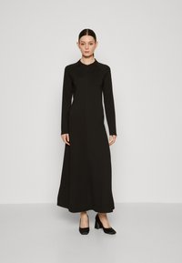 Selected Femme - SLFEZRA MIDI DRESS - Žerzejové šaty - black Miniatura obrázku 1