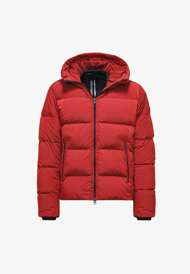 Rode pufferjack met een ritssluiting aan de voorkant, een capuchon en twee zijzakken; heeft een doorgestikte ontwerp en een contrasterende voering.
