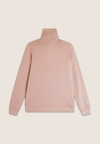 Felpa rosa con collo alto, realizzata in tessuto morbido. Presenta maniche lunghe e polsini a coste. Texture liscia senza motivi o dettagli visibili.