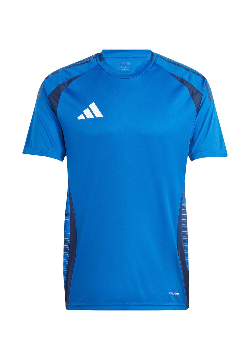 Blauw sportshirt gemaakt van ademende stof, met een effen voorkant, marineblauwe accenten op de schouders en een wit logo op de borst.