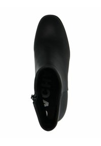 Bottine noire avec une finition lisse et mate, dotée d'une fermeture éclair latérale, d'un bout arrondi et d'un intérieur rembourré visible par l'ouverture.