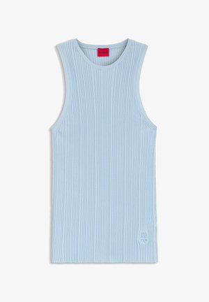 Hellblaues, geripptes ärmelloses Tanktop mit rundem Ausschnitt und kleinem, geprägtem "HUGO"-Logo nahe dem Saum.