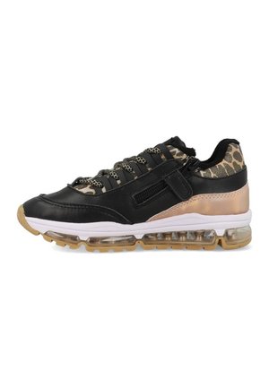 Zwarte sportieve sneakers met luipaardprintaccenten, een gevoerde zool en een doorschijnende luchteenheid. Heeft een vetersluiting en een ritsdetail.