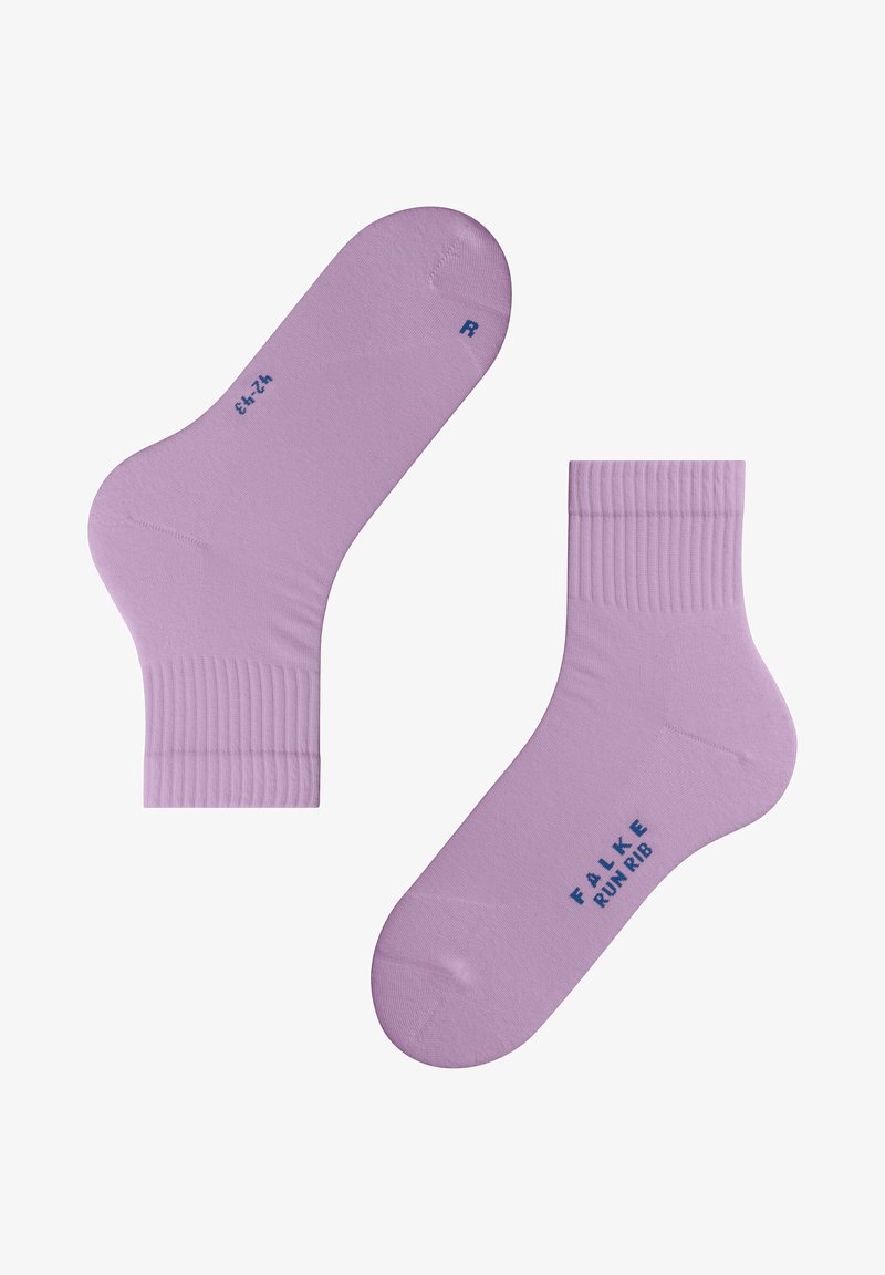 Chaussettes mi-mollet lavande en tissu doux, dotées de bords côtelés et d'un logo imprimé bleu "FALKE RUN RIB" en bas.