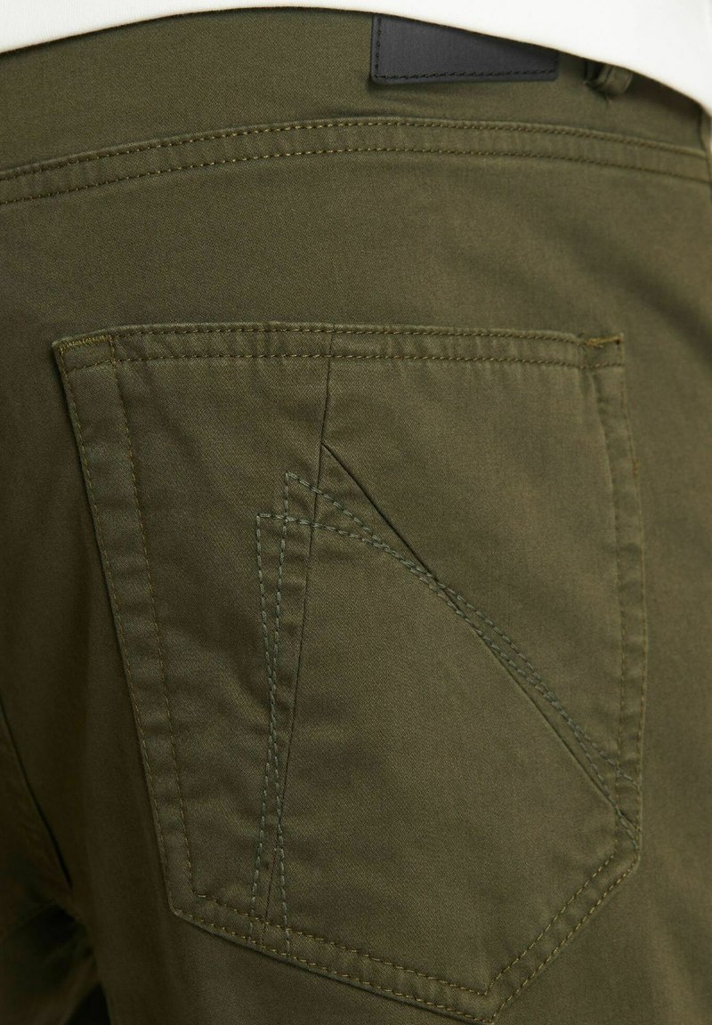 CHASIN' RESA L MAGNUS - Pantalones - dark green/verde oscuro - Zalando.es