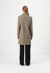 VILA VICLAUDIA BUTTON - NOOS - Klasický kabát - brown