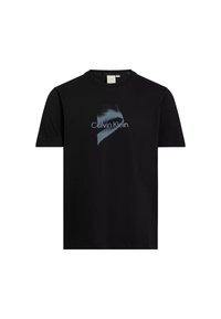 Camiseta de algodón negra con cuello redondo, mangas cortas y un logotipo gráfico azul claro centrado en la parte delantera.