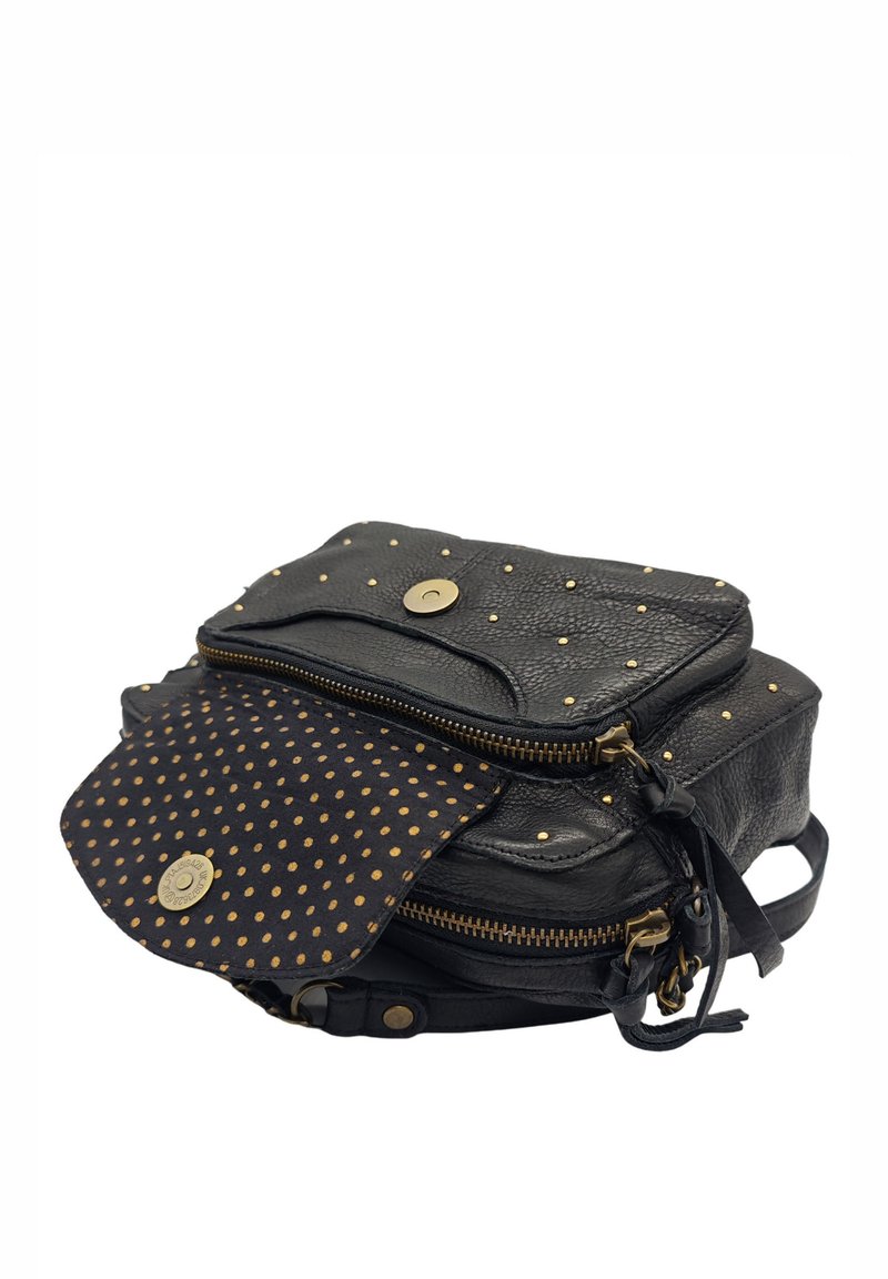 Sac Balia Stud Noir - Grand Volume à Clous Métalliques - Style Urbain Audacieux