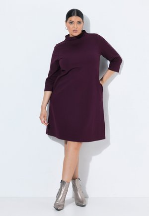 Ulla Popken, PUNTO DI ROMA 3/4 SLEEVE TURTLENECK DRESS - Day dress - dark plum