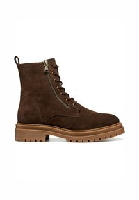 Stivali ankle in suede marrone con punta rotonda, lacci frontali, zip laterale e suola in gomma spessa con un motivo di battistrada strutturato.
