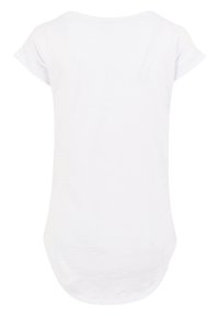 White short-sleeve T-shirt with a curved hem, made of soft cotton fabric, featuring a smooth texture and a relaxed fit.