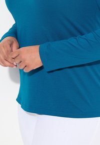 Ulla Popken LANGARM BASIC & V-AUSSCHNITT - Svetr - blue green